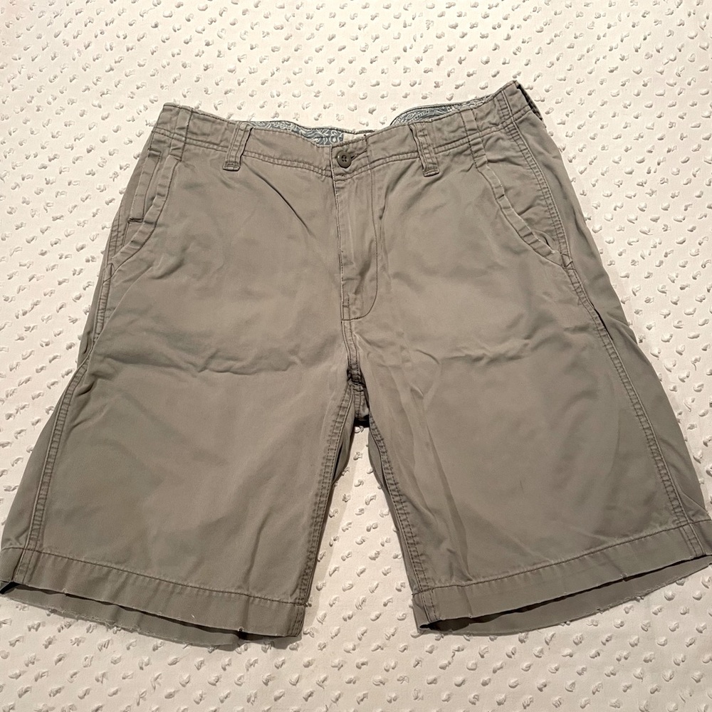 American Eagle Khaki Shorts - Men’s 32